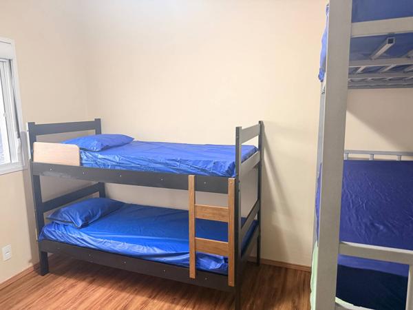 Quarto com beliches